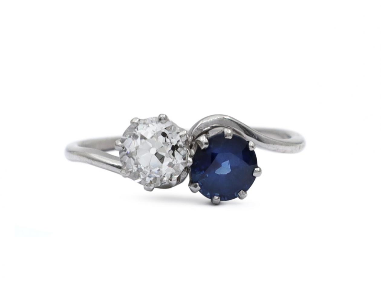 Vintage diamond and sapphire 'toi et moi' twist ring in platinum