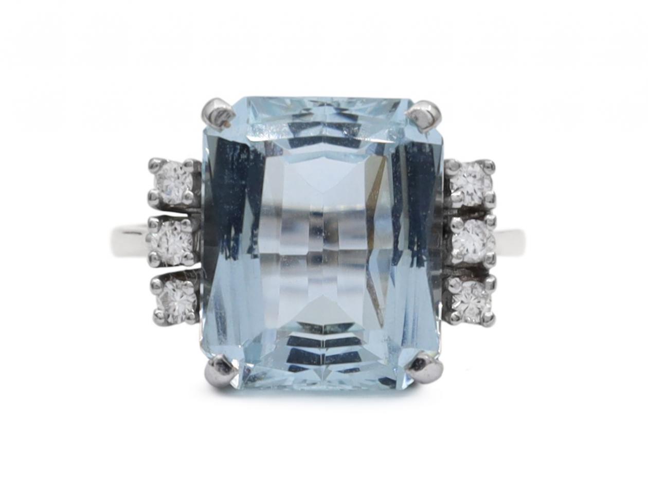 Modern 5ct aquamarine and diamond dress ring