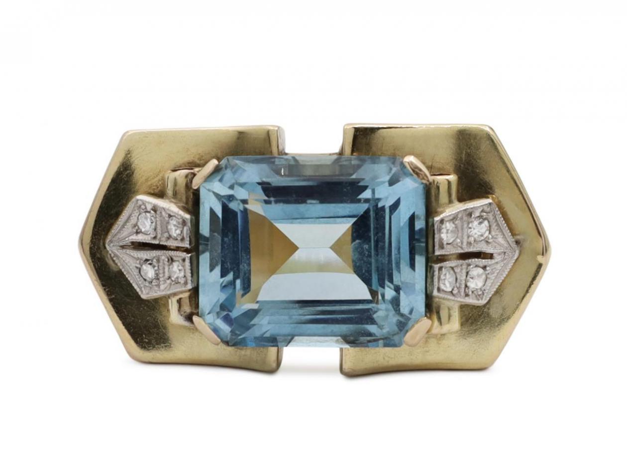 Retro 7ct aquamarine tank ring in 18kt yellow gold