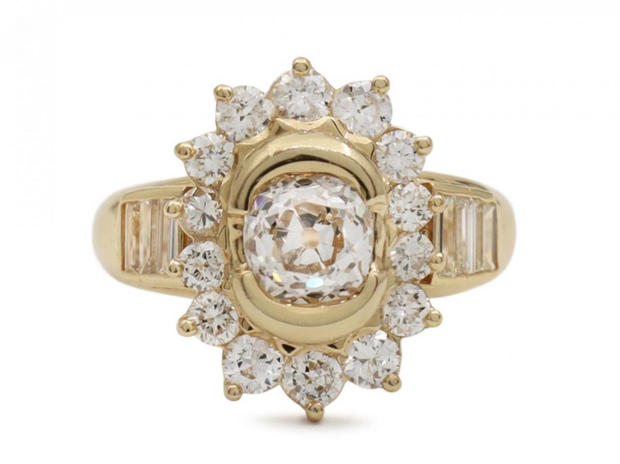 French vintage diamond fancy cluster ring in 18kt gold