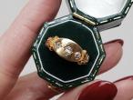 1886 diamond three stone plaque ring in 18kt yellow gold